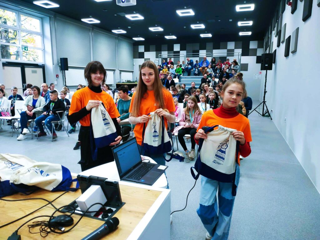 Dzieci w dziecięcym uniwersytecie Technicznym w Jaśle